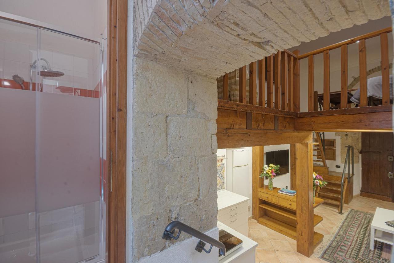Right House - Small Garden In Old Town - Historical Castle District Cagliari Exterior foto